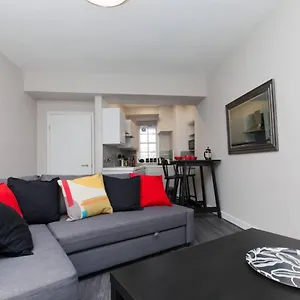 Apartment Stylish Royal Mile With Balcony, Edinburgh